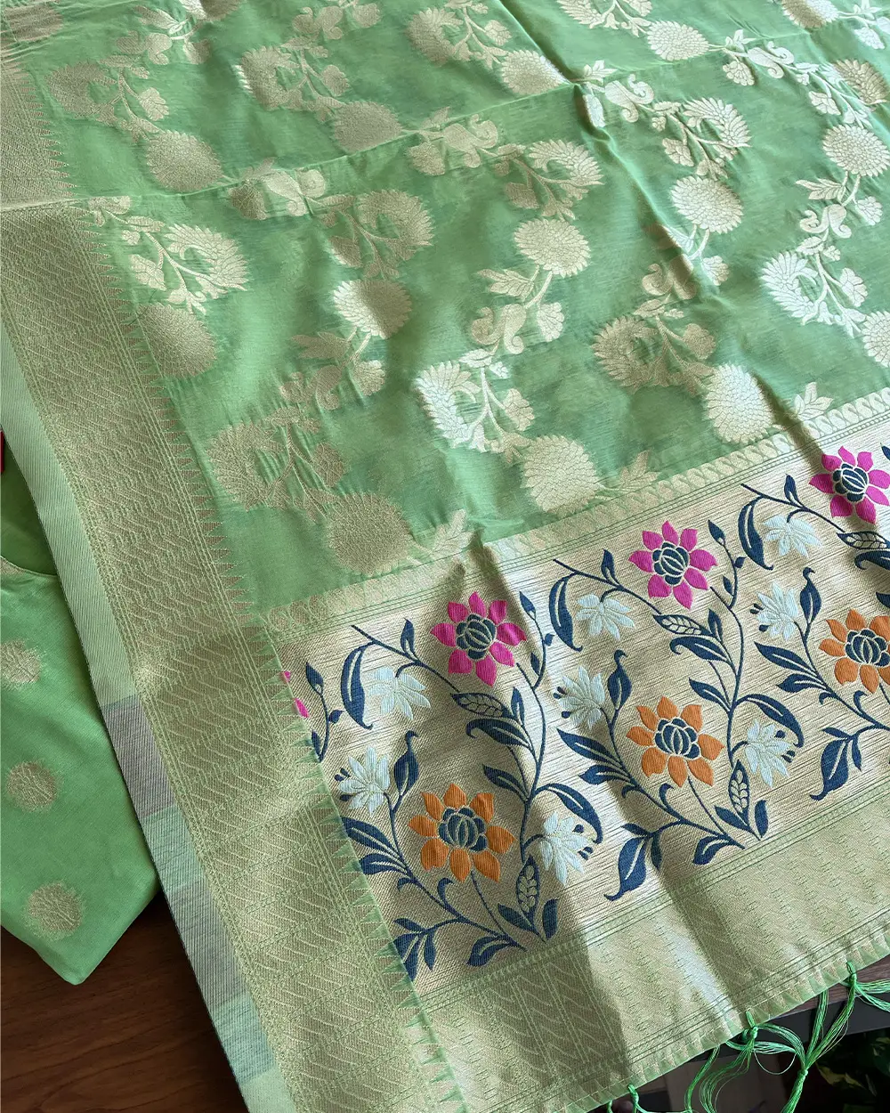 T120 Green Cotton Banaras Kurta Set (Top-Dupatta) - Image 3
