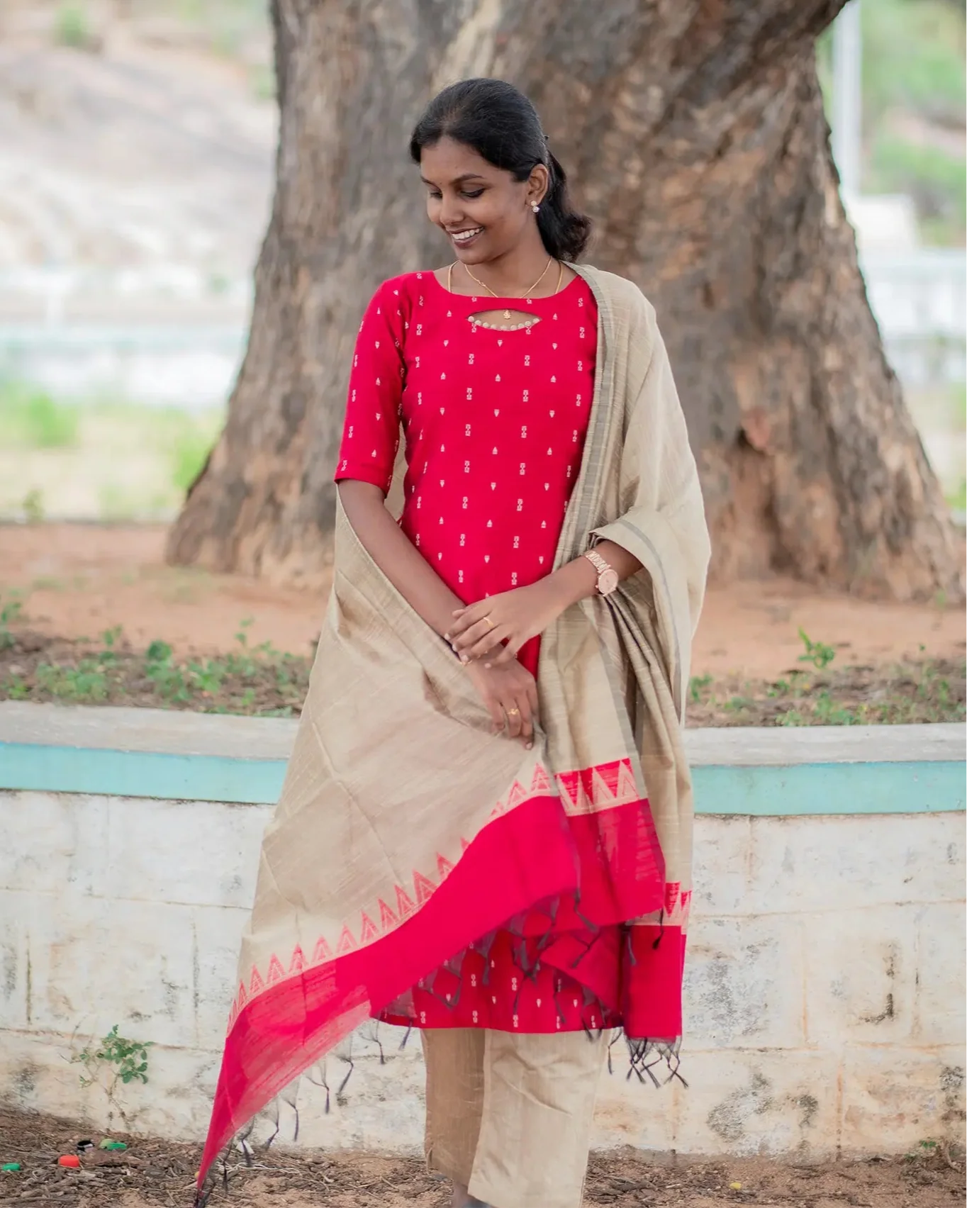 T042 Red Lady Slub Silk Kurta Set - Image 3