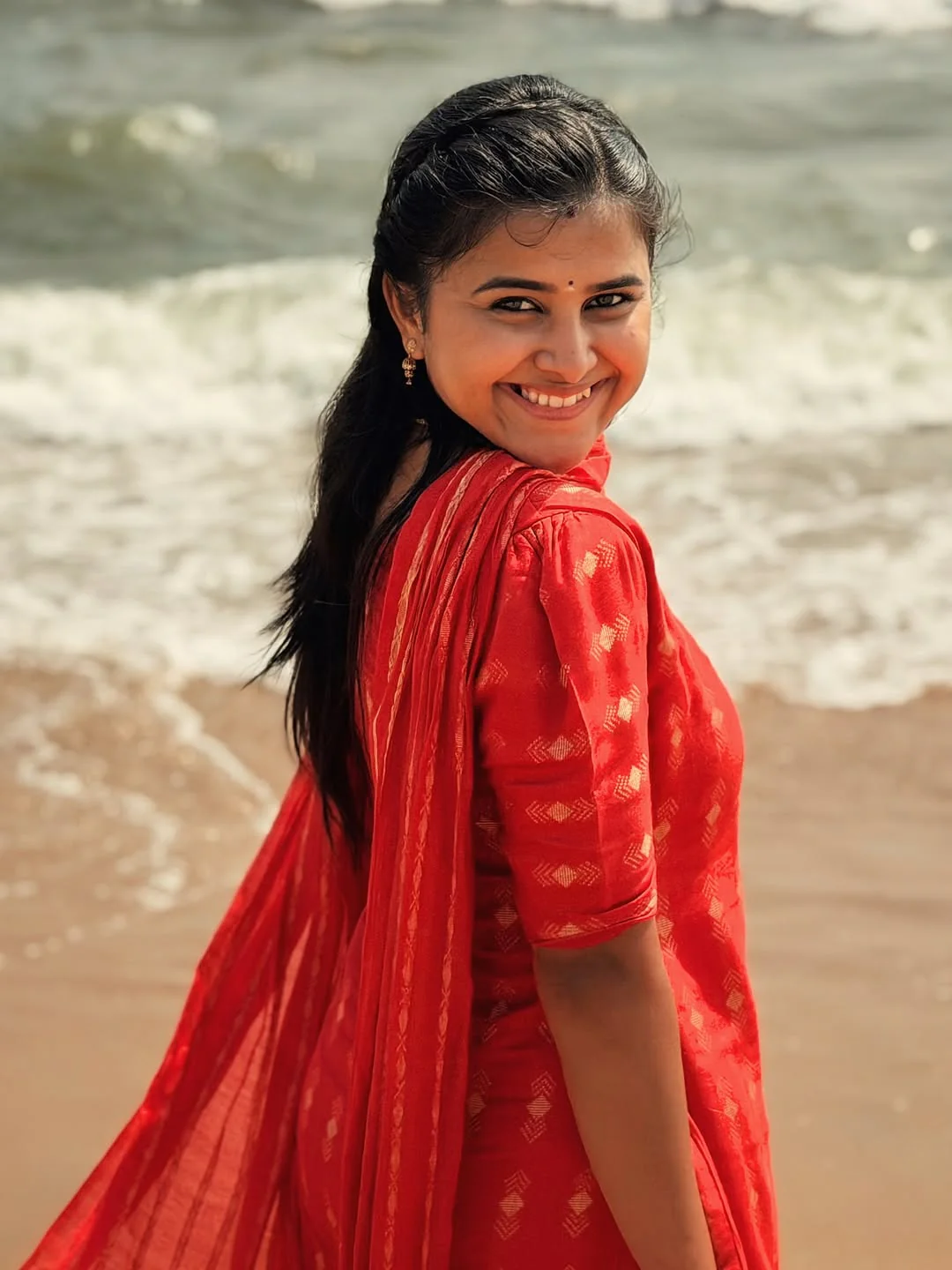 T270 Red Lady Kurta Set - Image 2