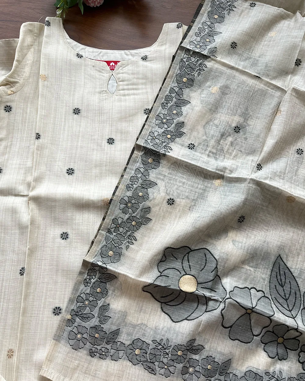 T300 Silver Mist Kurta Set (Top-Dupatta) - Image 2